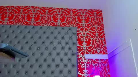 Snapshot of little_lilith_apple chatting on March 5, 10:32 pm little_lilith_apple online show from March 5, 10:32 pm