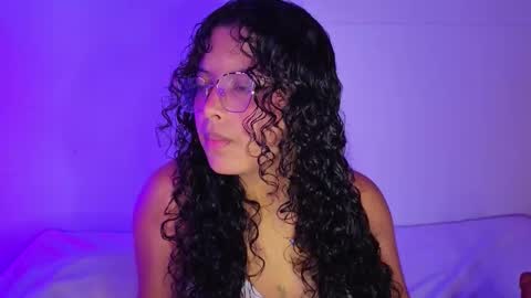 Snapshot of little_lilith_apple chatting on October 10, 7:35 pm little_lilith_apple online show from October 10, 7:35 pm