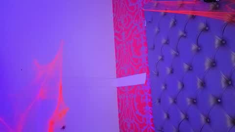 Snapshot of little_lilith_apple chatting on October 30, 4:41 pm little_lilith_apple online show from October 30, 4:41 pm