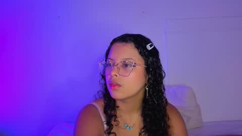 Snapshot of little_lilith_apple chatting on November 6, 4:08 pm little_lilith_apple online show from November 6, 4:08 pm