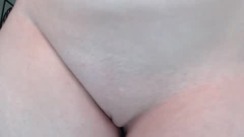 Snapshot of little_pearl_ chatting on February 10, 8:53 am Adaline online show from February 10, 8:53 am