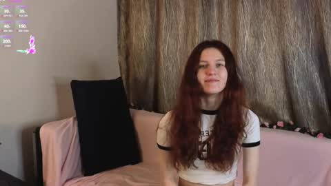 Snapshot of little_red_rosy chatting on November 29, 4:59 am Rosy online show from November 29, 4:59 am