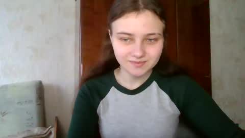 little_shygirl_ online show from January 29, 7:04 am