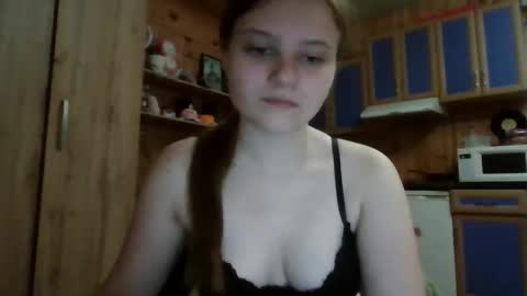 little_shygirl_ online show from October 3, 4:09 am