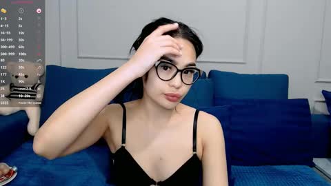 Snapshot of little_v1rgin_angel chatting on December 25, 6:52 pm Kwan online show from December 25, 6:52 pm