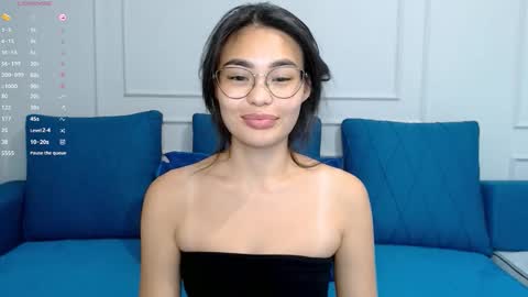 Snapshot of little_v1rgin_angel chatting on October 10, 8:13 am Kwan online show from October 10, 8:13 am