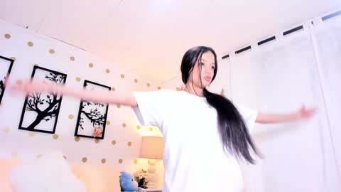 Ari online show from February 4, 8:59 pm