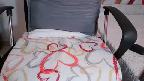 littleaysheel online show from December 7, 6:37 pm