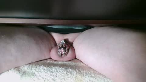 Snapshot of littleclitty247 chatting on December 4, 5:00 pm Littlleclitty247 online show from December 4, 5:00 pm