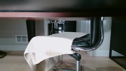 Snapshot of littleclitty247 chatting on December 6, 10:38 am Littlleclitty247 online show from December 6, 10:38 am