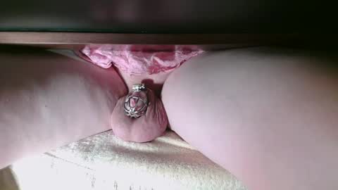 Snapshot of littleclitty247 chatting on September 26, 10:47 pm Littlleclitty247 online show from September 26, 10:47 pm