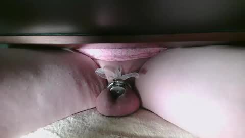 Snapshot of littleclitty247 chatting on October 27, 10:47 pm Littlleclitty247 online show from October 27, 10:47 pm