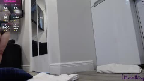 littledeathtrap online show from December 26, 8:11 pm