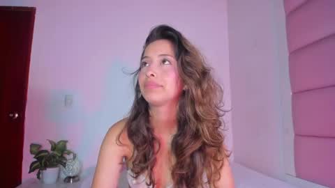 littlee_emma_ online show from September 18, 6:48 am