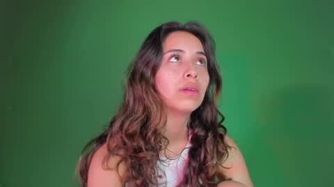 littlee_emma_ online show from September 21, 3:30 am