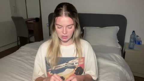 Snapshot of littlemaryjane19 chatting on November 7, 2:22 am Marciabrady online show from November 7, 2:22 am