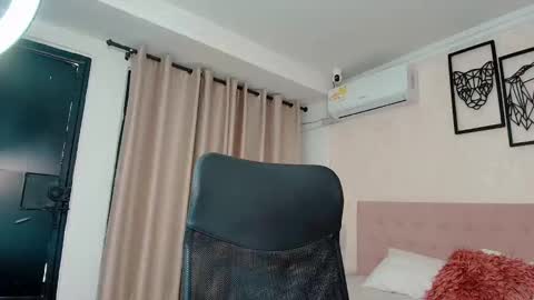 Sarahs Room online show from October 1, 9:10 pm