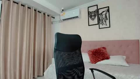 Sarahs Room online show from October 16, 8:10 pm