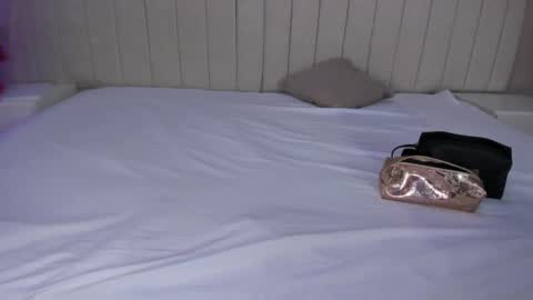 im olivia IG littleolivia01 online show from January 21, 1:22 pm