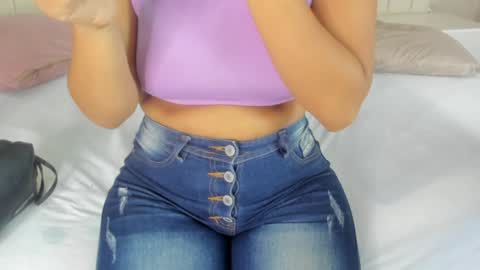 im olivia IG littleolivia01 online show from January 30, 12:59 pm