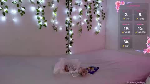 Snapshot of littlesun2216 chatting on September 28, 12:16 am Moon online show from September 28, 12:16 am