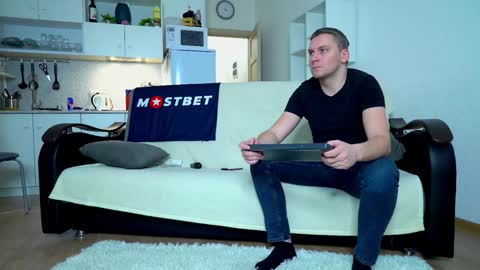 Snapshot of littlesweettifany chatting on December 20, 8:49 am Little Tifany online show from December 20, 8:49 am