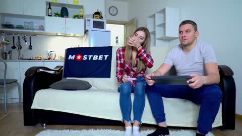 Snapshot of littlesweettifany chatting on December 26, 9:33 am Little Tifany online show from December 26, 9:33 am