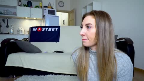 Snapshot of littlesweettifany chatting on January 8, 10:04 am Little Tifany online show from January 8, 10:04 am