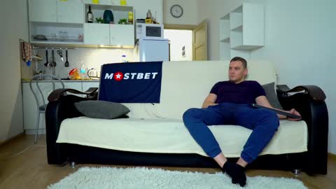 Snapshot of littlesweettifany chatting on January 14, 4:08 pm Little Tifany online show from January 14, 4:08 pm