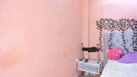 Snapshot of littletammy4u_ chatting on September 14, 12:15 pm tammy online show from September 14, 12:15 pm