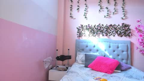 Snapshot of littletammy4u_ chatting on September 19, 12:50 pm tammy online show from September 19, 12:50 pm