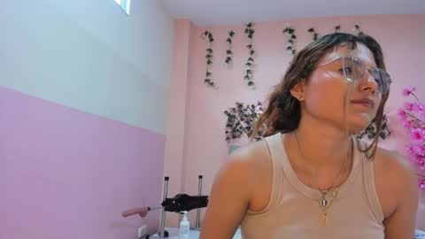 Snapshot of littletammy4u_ chatting on September 23, 12:30 pm tammy online show from September 23, 12:30 pm