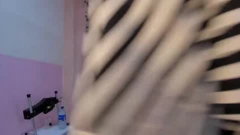 Snapshot of littletammy4u_ chatting on October 7, 12:13 pm tammy online show from October 7, 12:13 pm