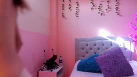 Snapshot of littletammy4u_ chatting on October 23, 12:26 pm tammy online show from October 23, 12:26 pm