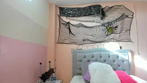 Snapshot of littletammy4u_ chatting on November 1, 12:29 pm tammy online show from November 1, 12:29 pm