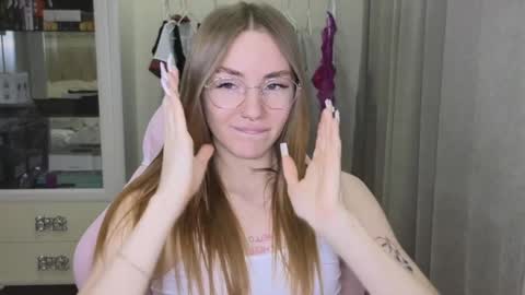 Eliana online show from January 28, 2:21 pm