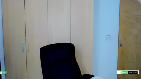 Snapshot of littlezhalem chatting on November 24, 5:29 am littlezhalem online show from November 24, 5:29 am