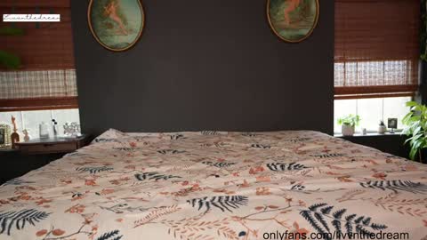 Liv and Drew online show from December 5, 4:12 pm