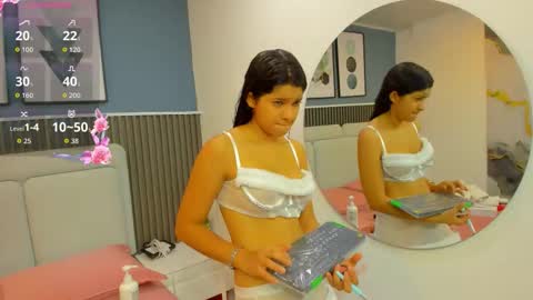 Snapshot of liz__cute chatting on November 25, 11:54 am Lizeth online show from November 25, 11:54 am
