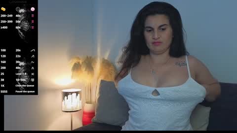 liz online show from December 10, 5:33 pm