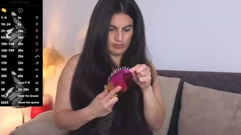 liz online show from February 4, 8:28 pm