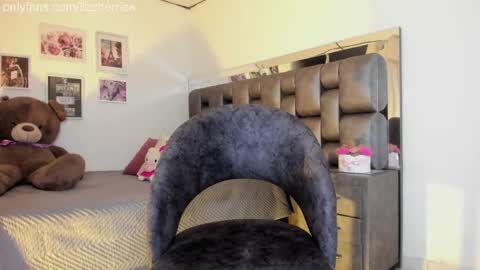 Snapshot of liza_honey chatting on October 28, 4:05 am liza honey online show from October 28, 4:05 am