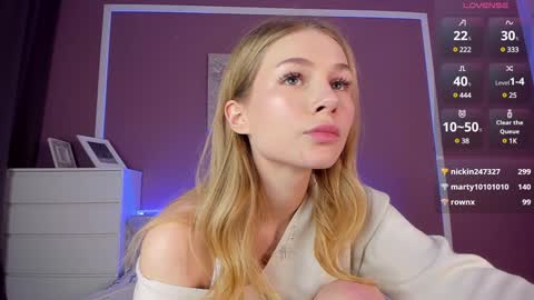 Snapshot of liza_mills chatting on February 7, 6:34 pm Liza online show from February 7, 6:34 pm