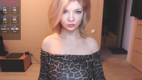 Snapshot of liza_wet chatting on November 6, 2:56 am Liza Wet online show from November 6, 2:56 am