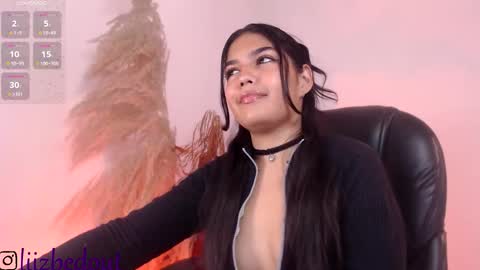 lizbedoutx online show from October 19, 4:07 pm