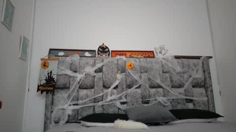  LIZBETH ROSS  online show from October 28, 11:25 am