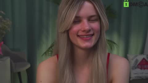 Snapshot of lizbethcoll chatting on February 25, 8:30 pm Sunnheart online show from February 25, 8:30 pm