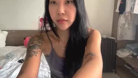 Lizz online show from November 5, 6:24 am