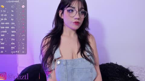 lizcastl online show from December 3, 9:34 pm