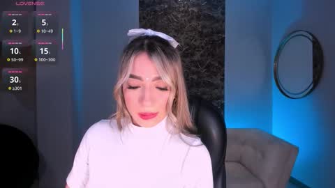 Lizz online show from November 12, 4:02 am